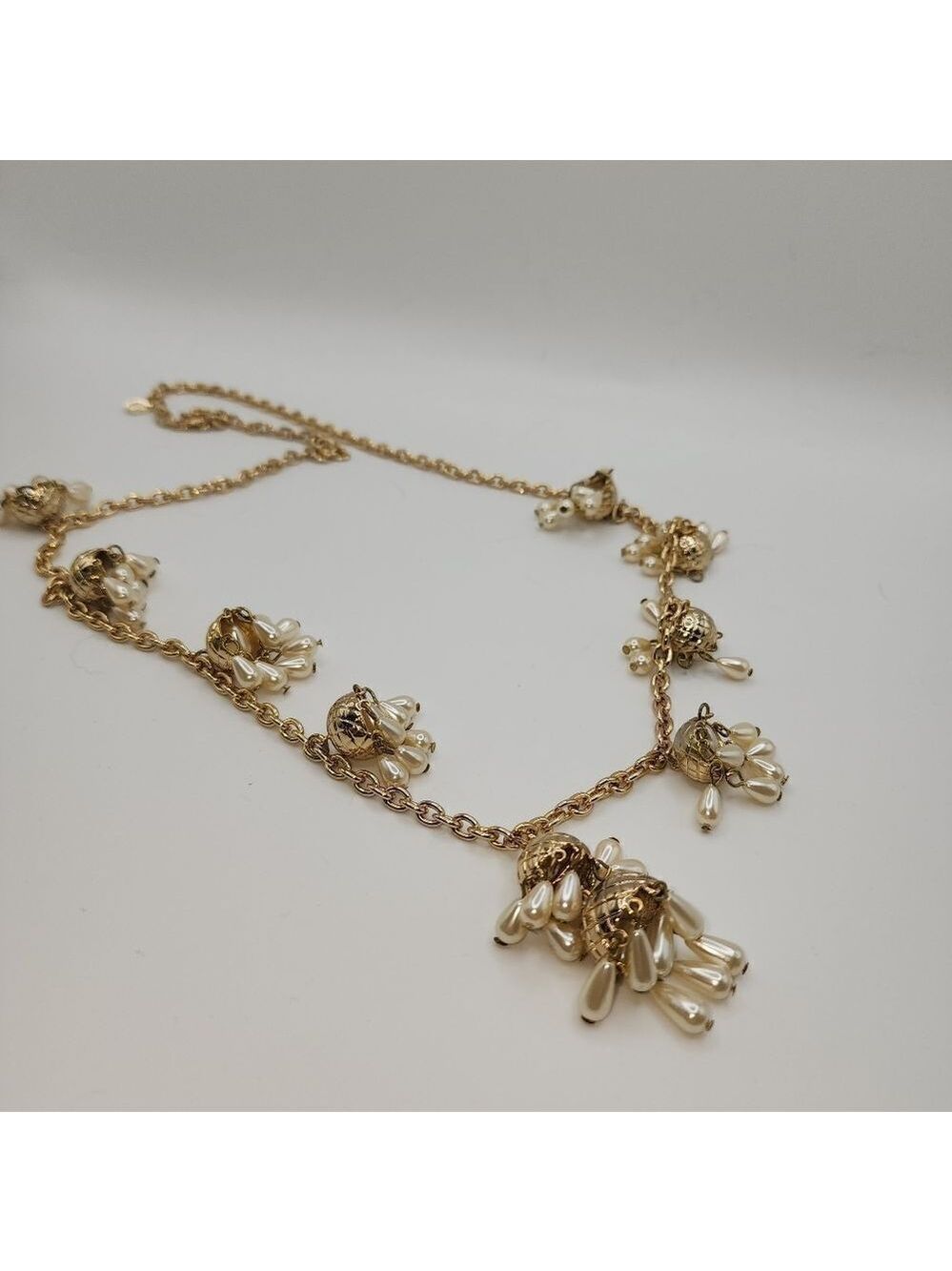 Fern Mallis Simulated Pearl Cluster Drop Necklace NWOT - Picture 5 of 9